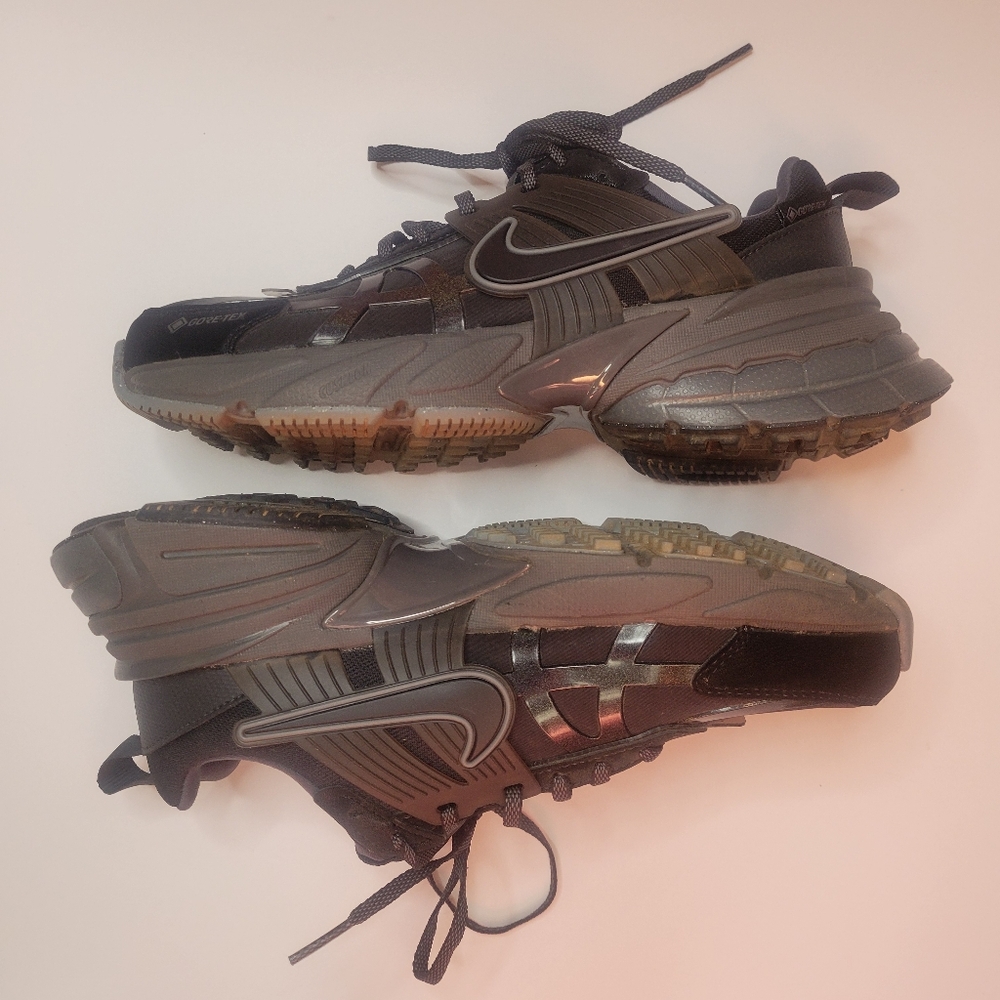 Nike Wmns V2K Run GTX Gore-Tex Black Iron Grey Women Casual Shoes Size 5 - Picture 10 of 15